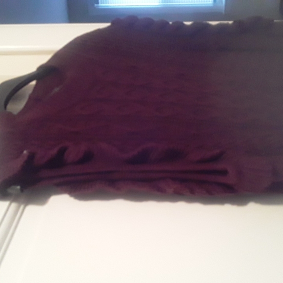 SALE.    NWOT Ladies Long Sleeve Sweater. WAS 30.00.  NOW 24.00 - Picture 2 of 6